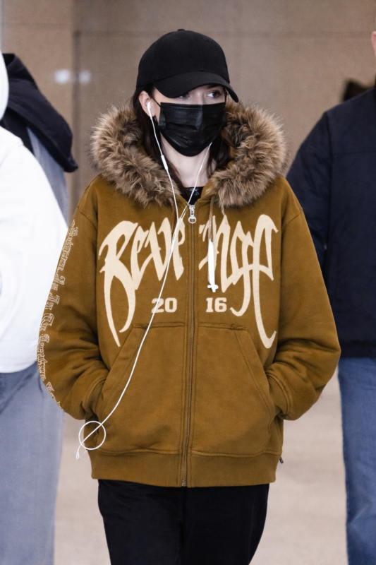 REVENGE ARCH LOGO FUR ZIP TAN/KHAKI