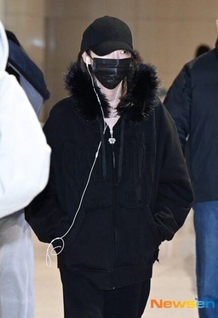 REVENGE ARCH LOGO FUR ZIP BLACK/BLACK